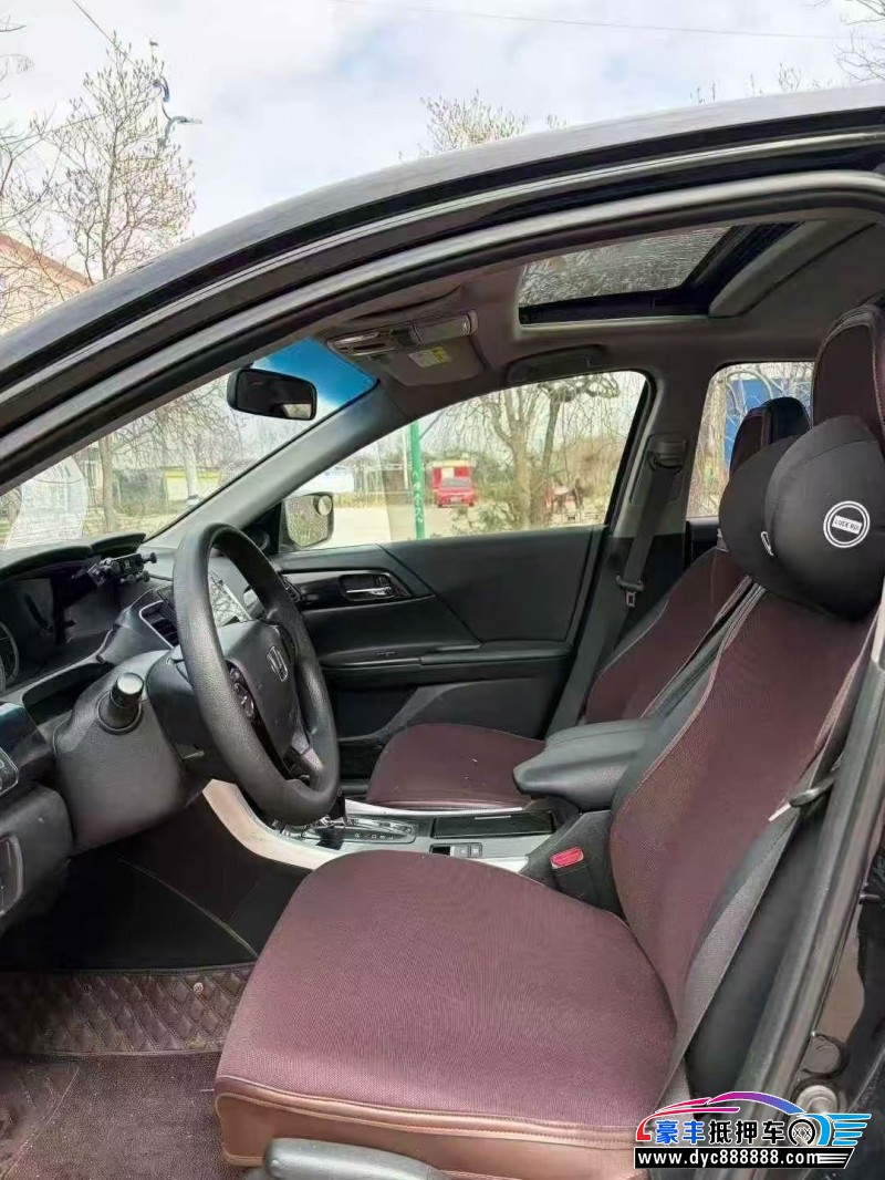 16年本田雅阁轿车抵押车出售