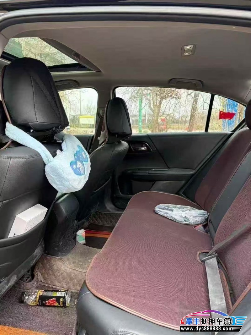 16年本田雅阁轿车抵押车出售