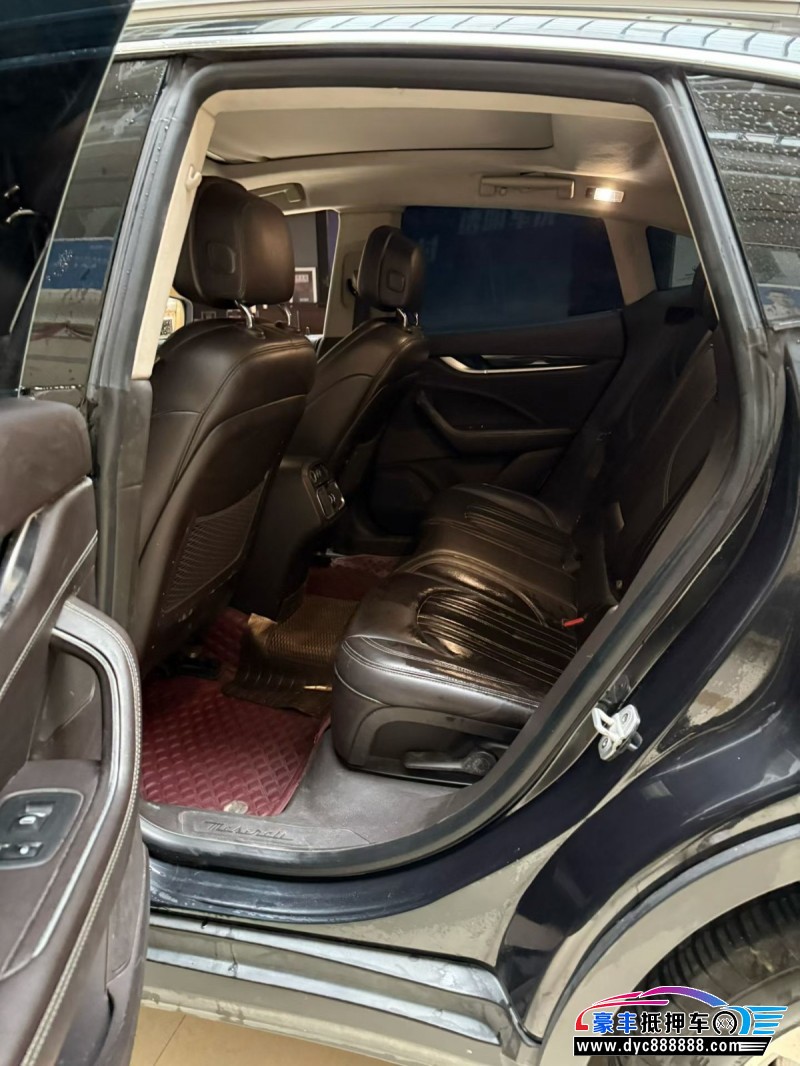 17年玛莎拉蒂莱万特轿车抵押车出售