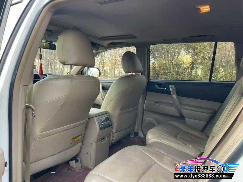 12年丰田汉兰达轿车抵押车出售