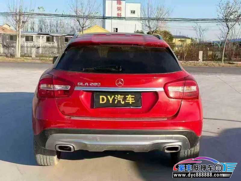 17年奔驰GLA轿车抵押车出售