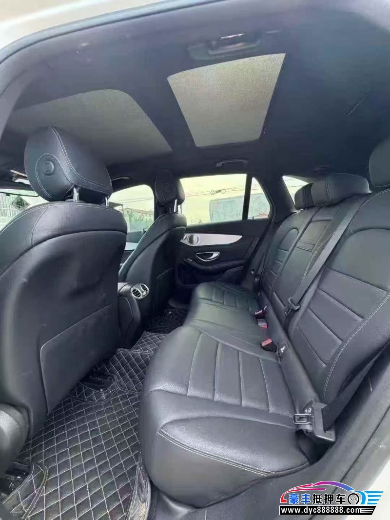 18年奔驰GLC轿车抵押车出售