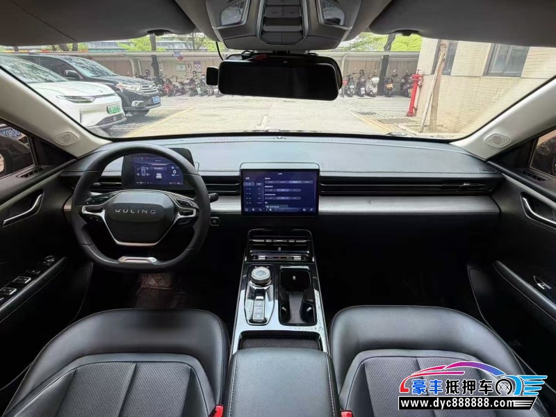 23年五菱星光轿车抵押车出售