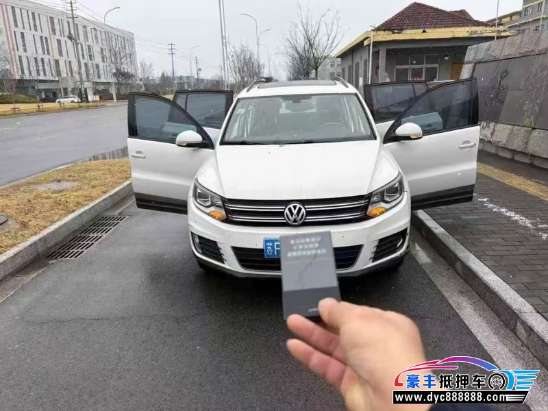 抵押车出售17年大众途观L轿车