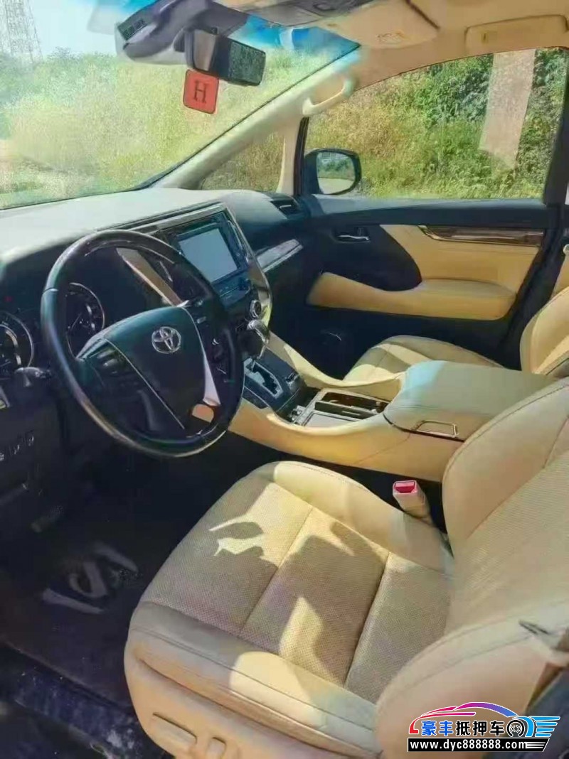 20年丰田埃尔法轿车抵押车出售