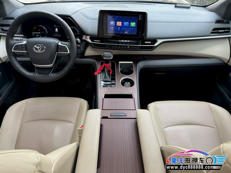 22年丰田塞纳轿车抵押车出售