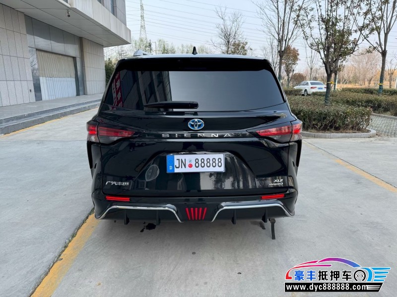 22年丰田塞纳轿车抵押车出售