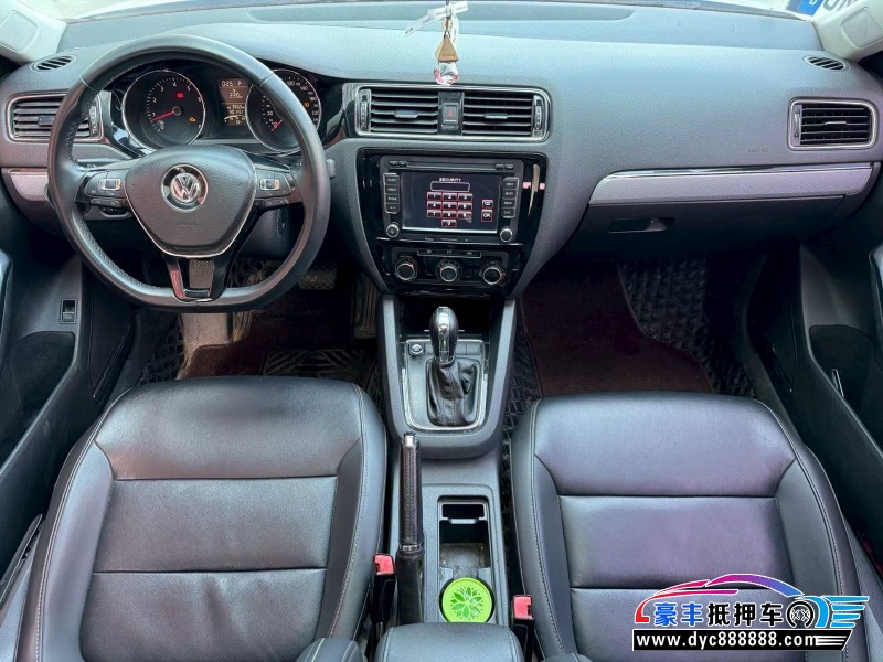 16年大众速腾轿车抵押车出售