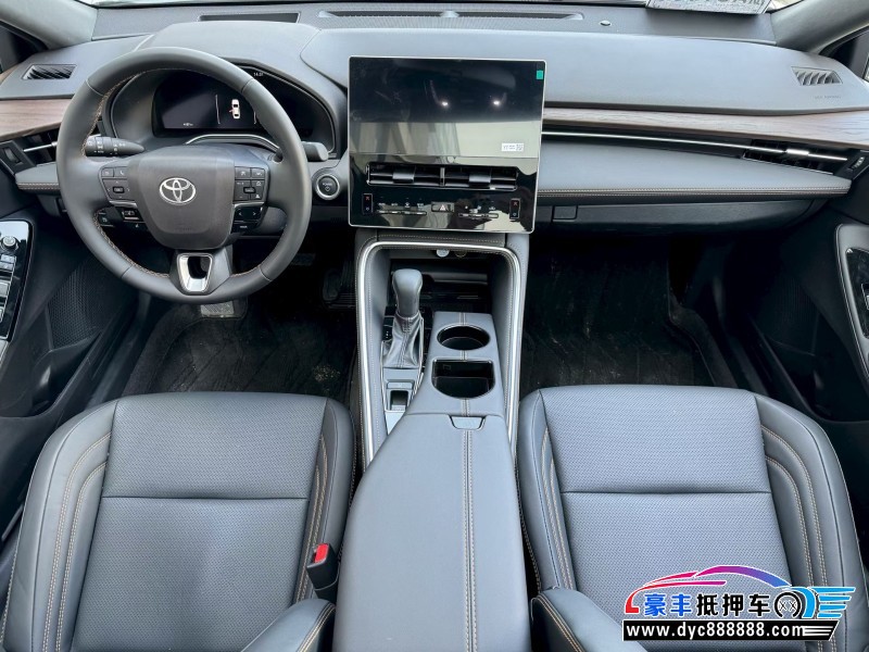 25年丰田亚洲龙轿车抵押车出售