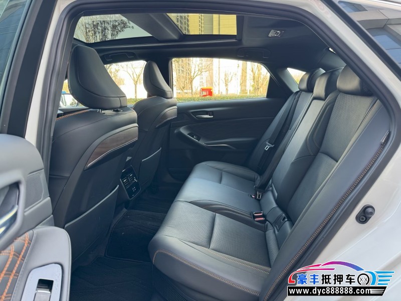 25年丰田亚洲龙轿车抵押车出售