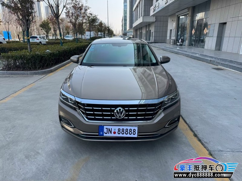 抵押车出售19年大众帕萨特轿车