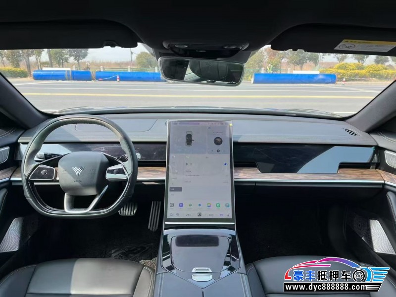 23年哪吒S轿车抵押车出售