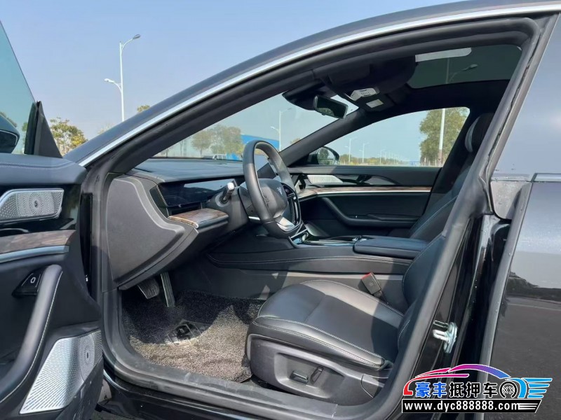 23年哪吒S轿车抵押车出售