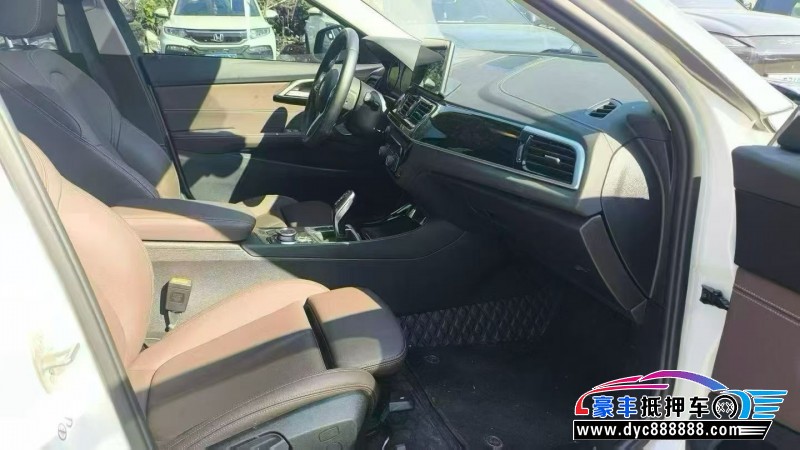 23年宝马1系轿车抵押车出售