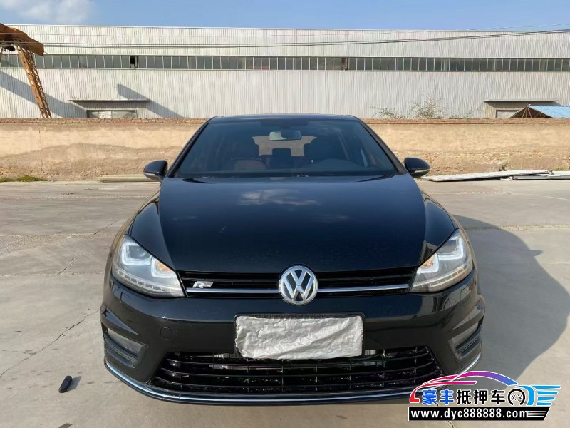 抵押车出售17年大众高尔夫轿车