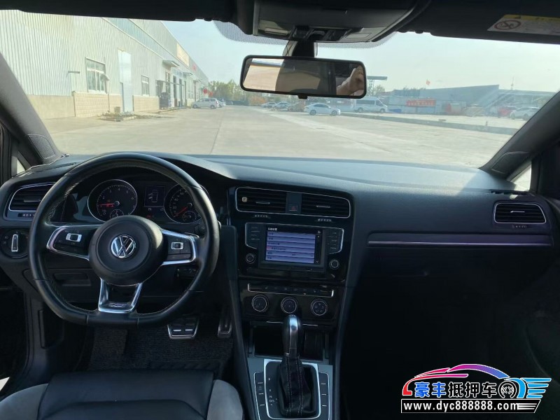 17年大众高尔夫轿车抵押车出售