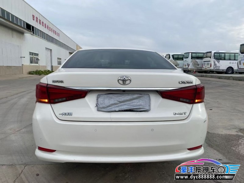 16年丰田皇冠轿车抵押车出售