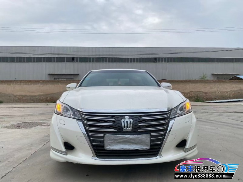 抵押车出售16年丰田皇冠轿车