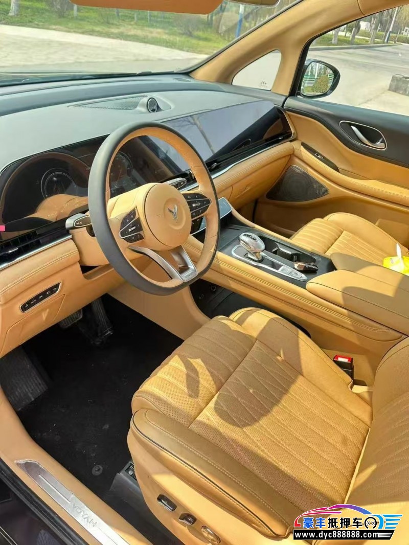 25年岚图梦想家轿车抵押车出售