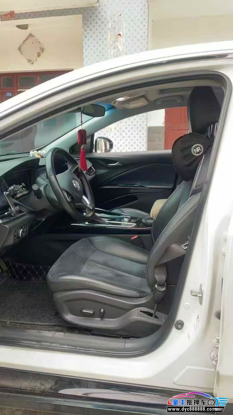 22年别克微蓝轿车抵押车出售