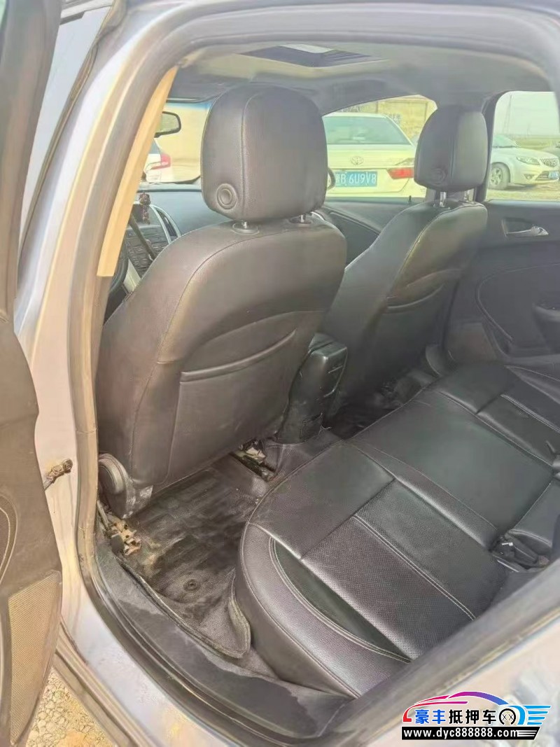 11年别克英朗轿车抵押车出售