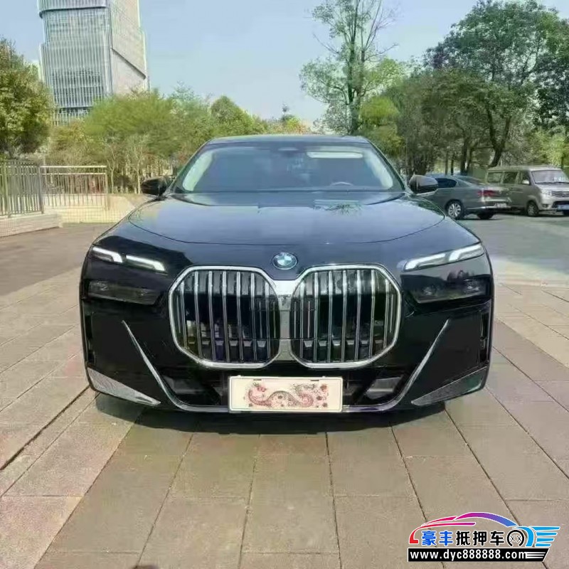 抵押车出售23年宝马7系轿车