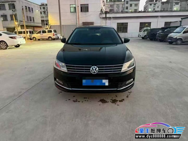 抵押车出售17年大众朗逸轿车