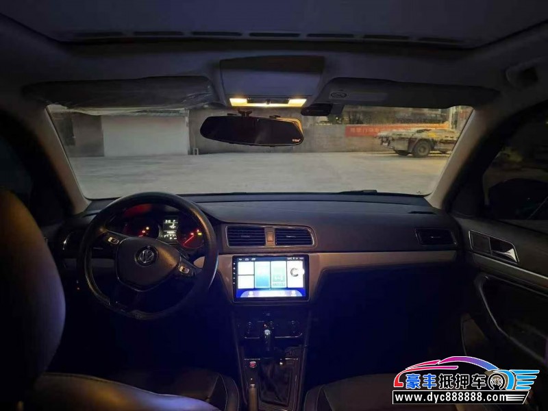 17年大众朗逸轿车抵押车出售