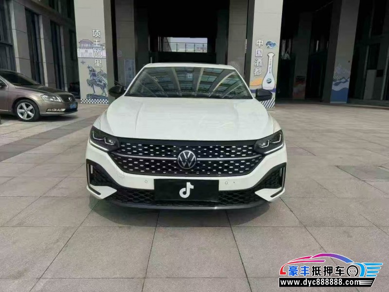 抵押车出售24年大众朗逸轿车