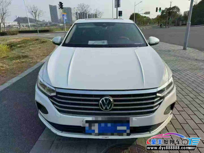 抵押车出售24年大众朗逸轿车