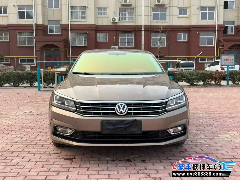 抵押车出售17年大众帕萨特轿车