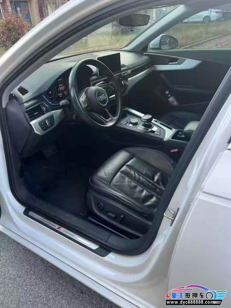 19年奥迪A4L轿车抵押车出售