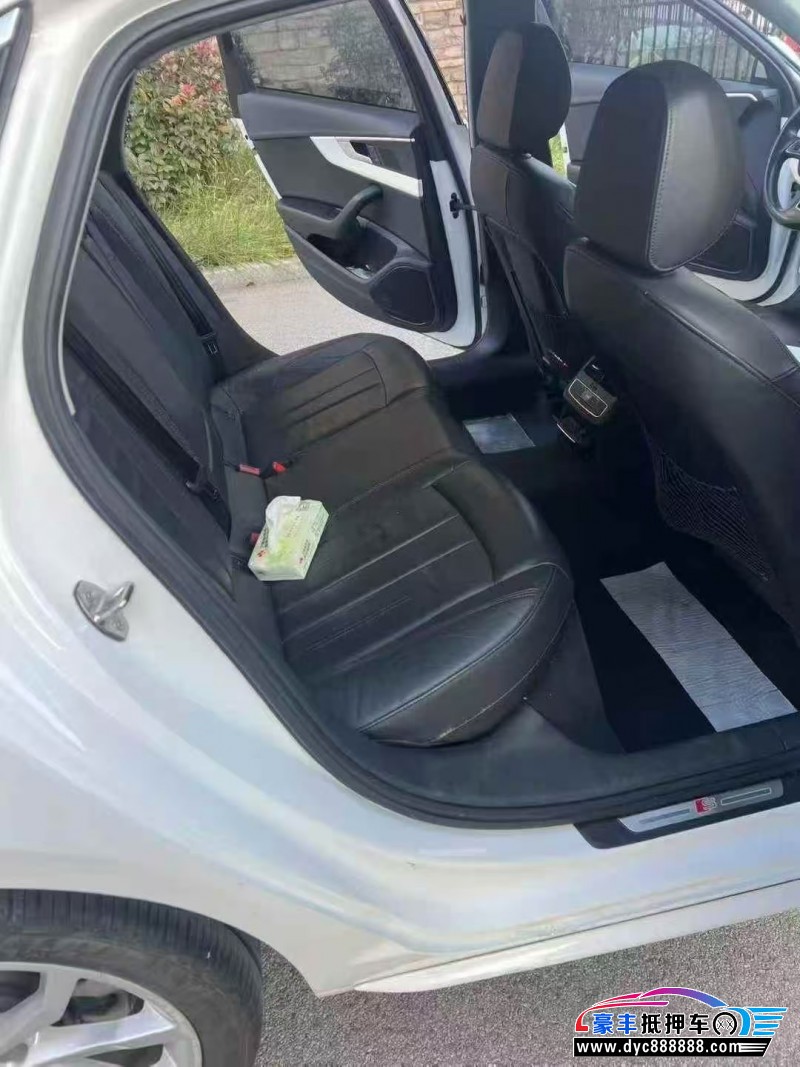 19年奥迪A4L轿车抵押车出售