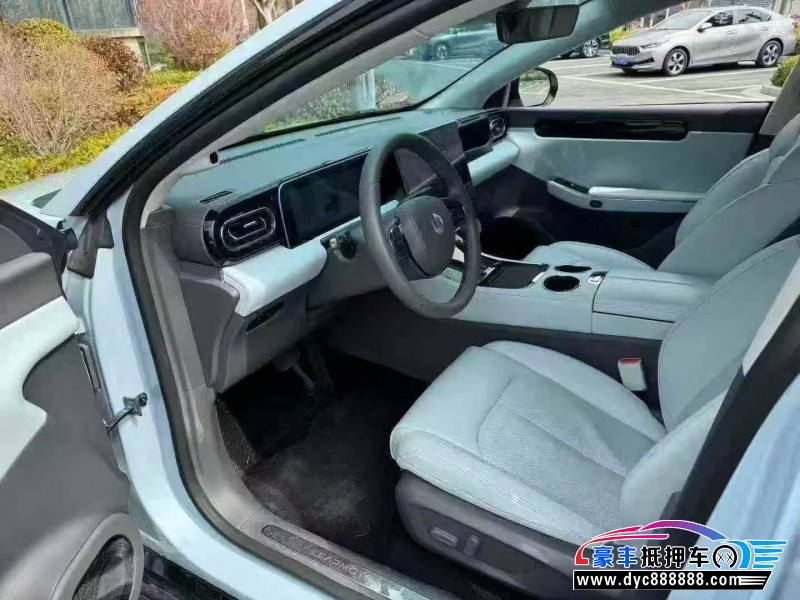 25年零跑c01轿车抵押车出售