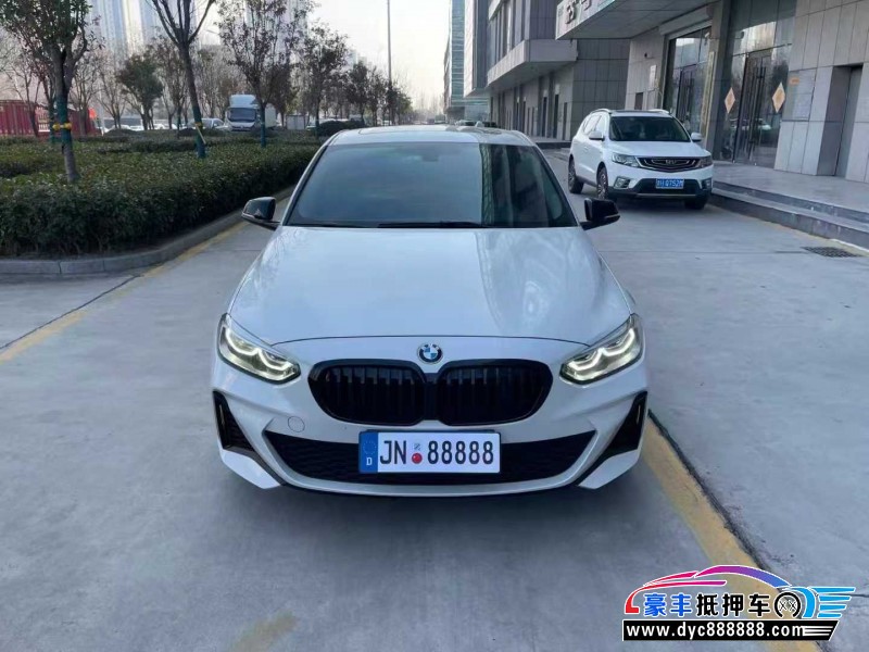 抵押车出售22年宝马1系轿车