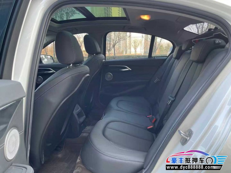 22年宝马1系轿车抵押车出售