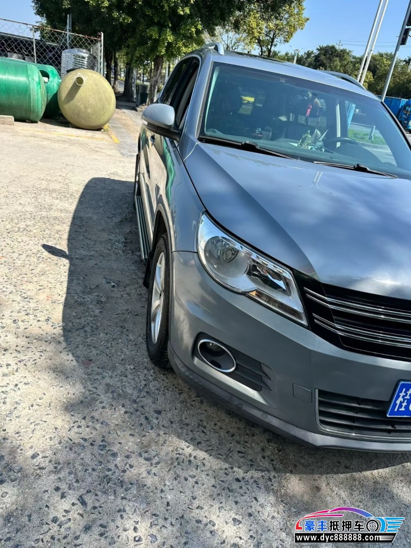 12年大众途观轿车抵押车出售