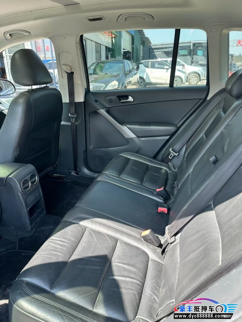 12年大众途观轿车抵押车出售