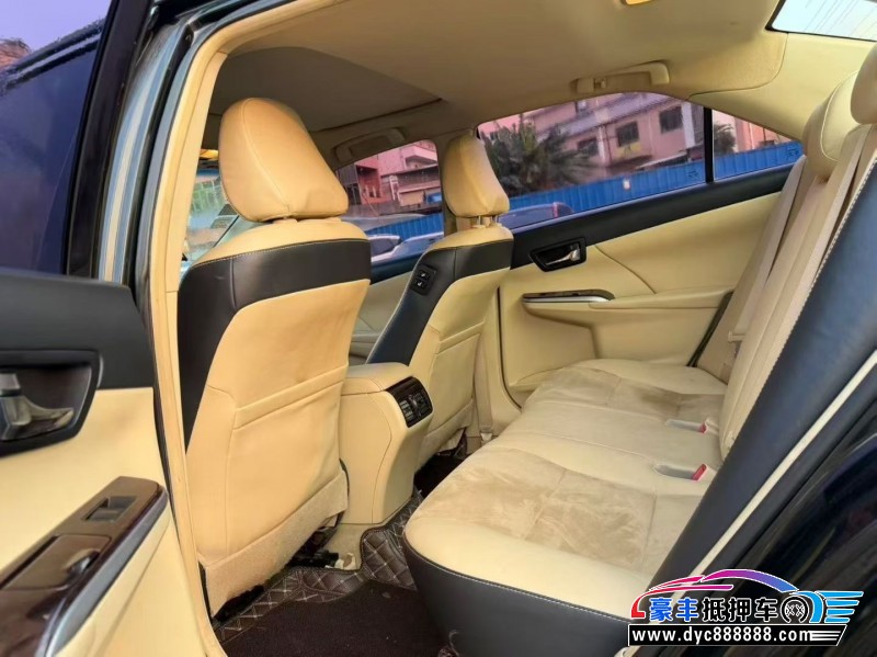 17年丰田凯美瑞轿车抵押车出售