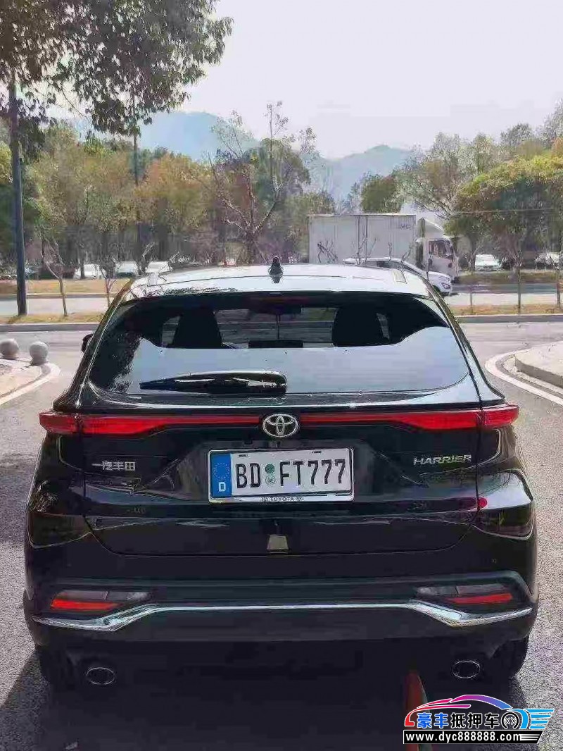 24年丰田凌放轿车抵押车出售