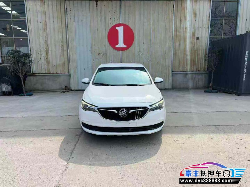 抵押车出售18年别克英朗轿车