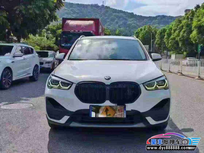 抵押车出售22年宝马X1轿车