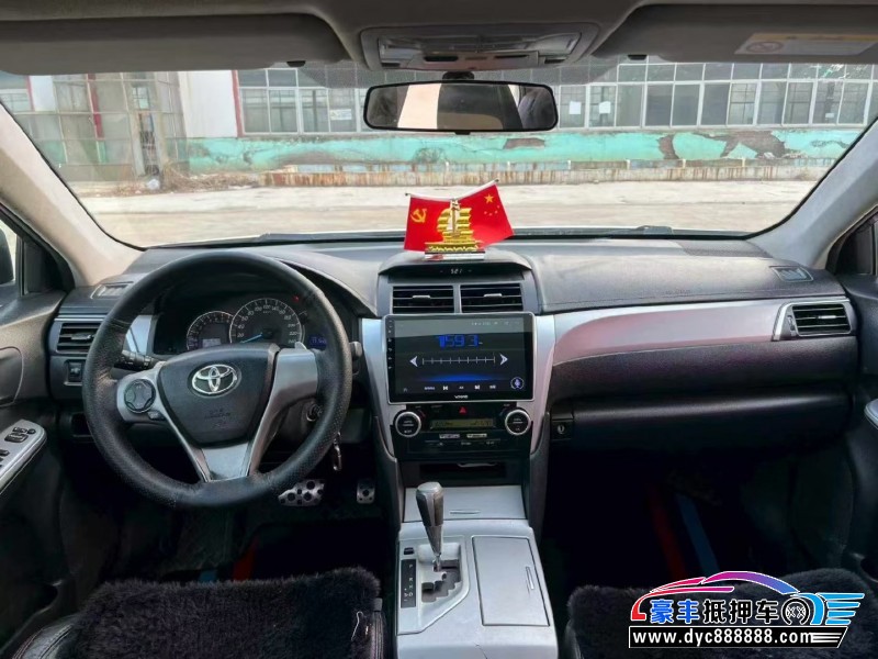 13年丰田凯美瑞轿车抵押车出售