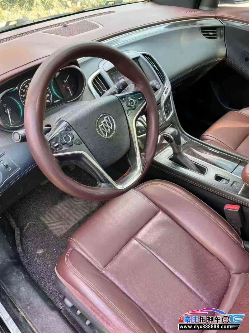 15年别克君越轿车抵押车出售