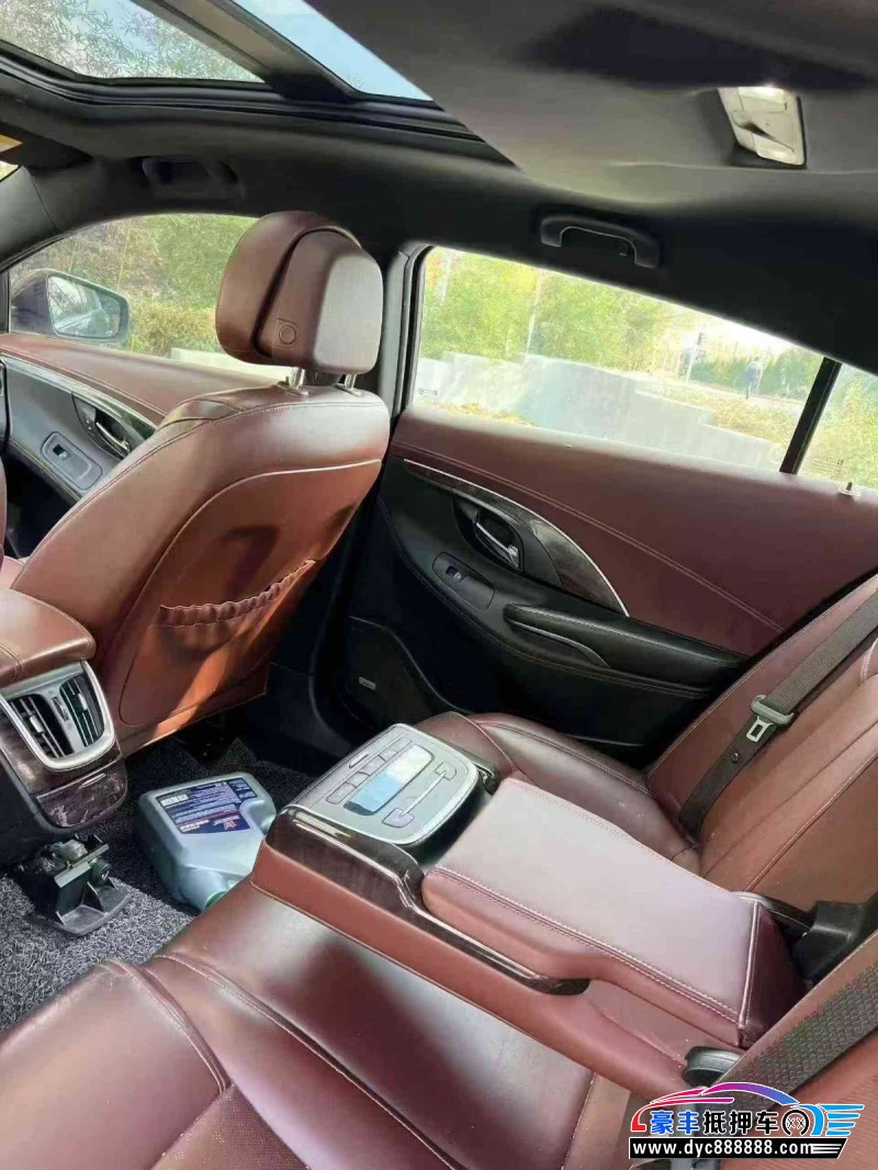 15年别克君越轿车抵押车出售