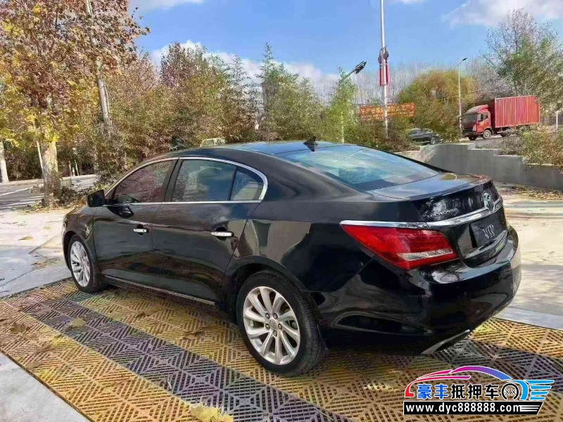 15年别克君越轿车抵押车出售