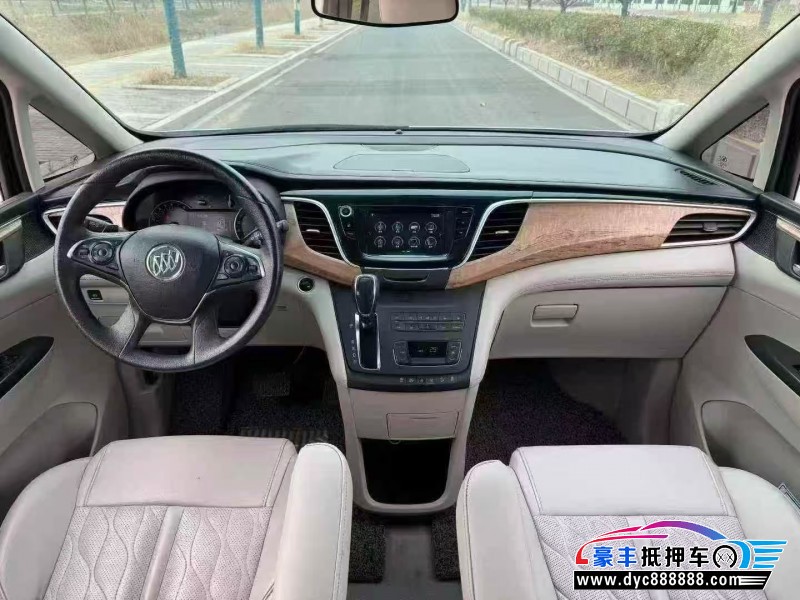 20年别克GL8轿车抵押车出售