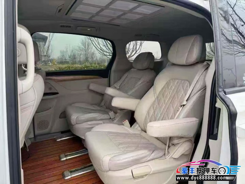 20年别克GL8轿车抵押车出售