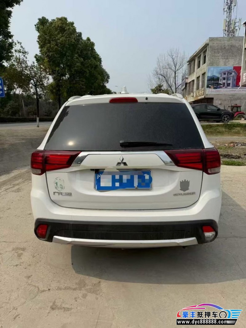 17年三菱欧蓝德轿车抵押车出售