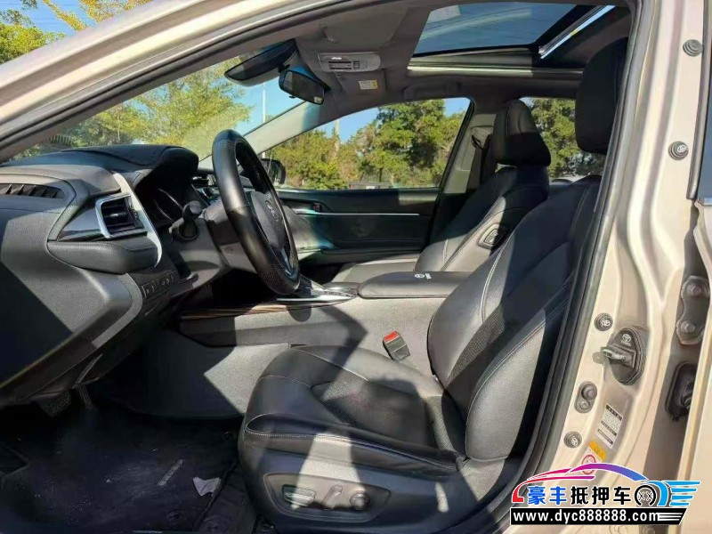 18年丰田凯美瑞轿车抵押车出售